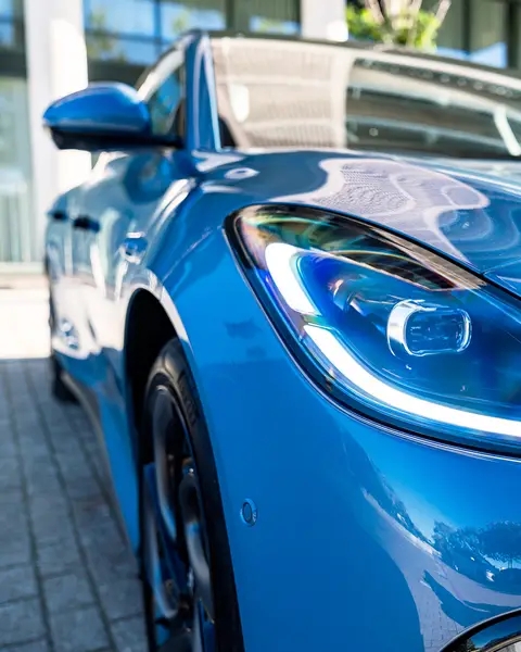 Car image 5