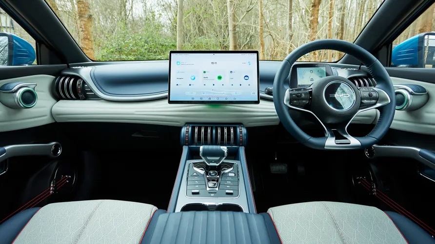 Car image 3