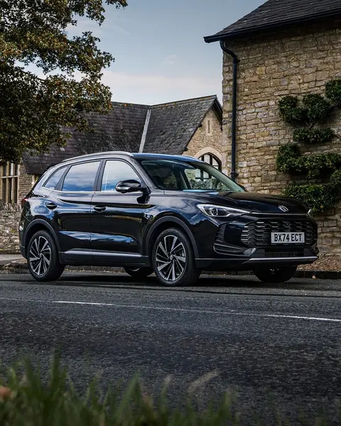 Black SUV 2021