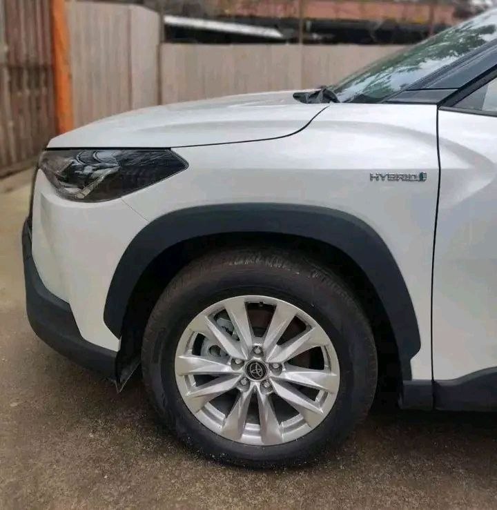 COROLLA CROSS HYBRID 2025 image 1