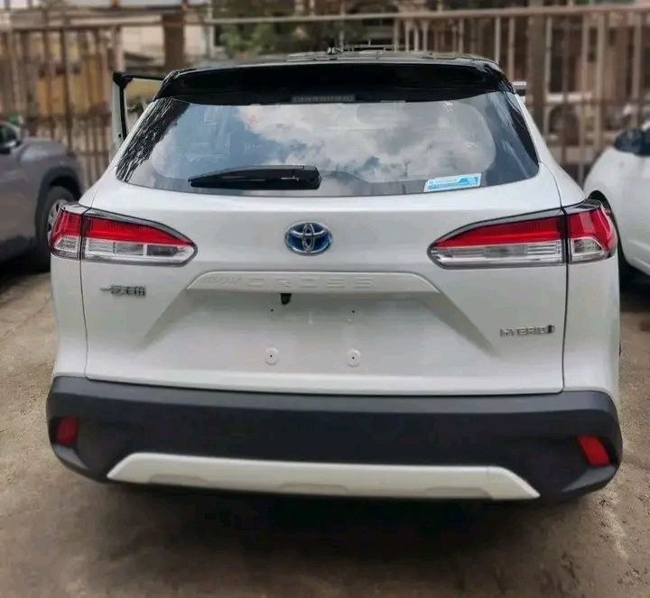 COROLLA CROSS HYBRID 2025 image 4