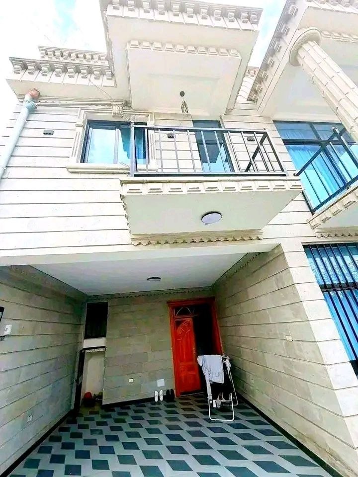 G+1 image 1